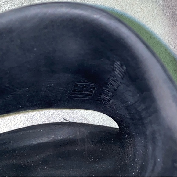 Adidas Yeezy Slides Onyx Black Mens Size 11 US HQ6448 - Picture 4 of 16